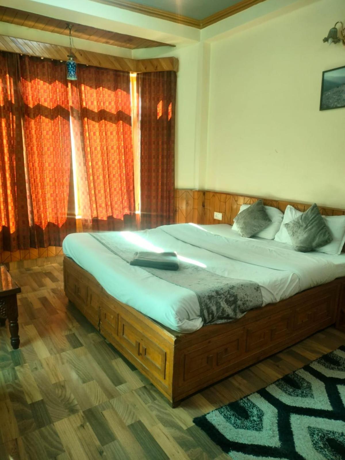 Govind Royal Stay Manāli Esterno foto